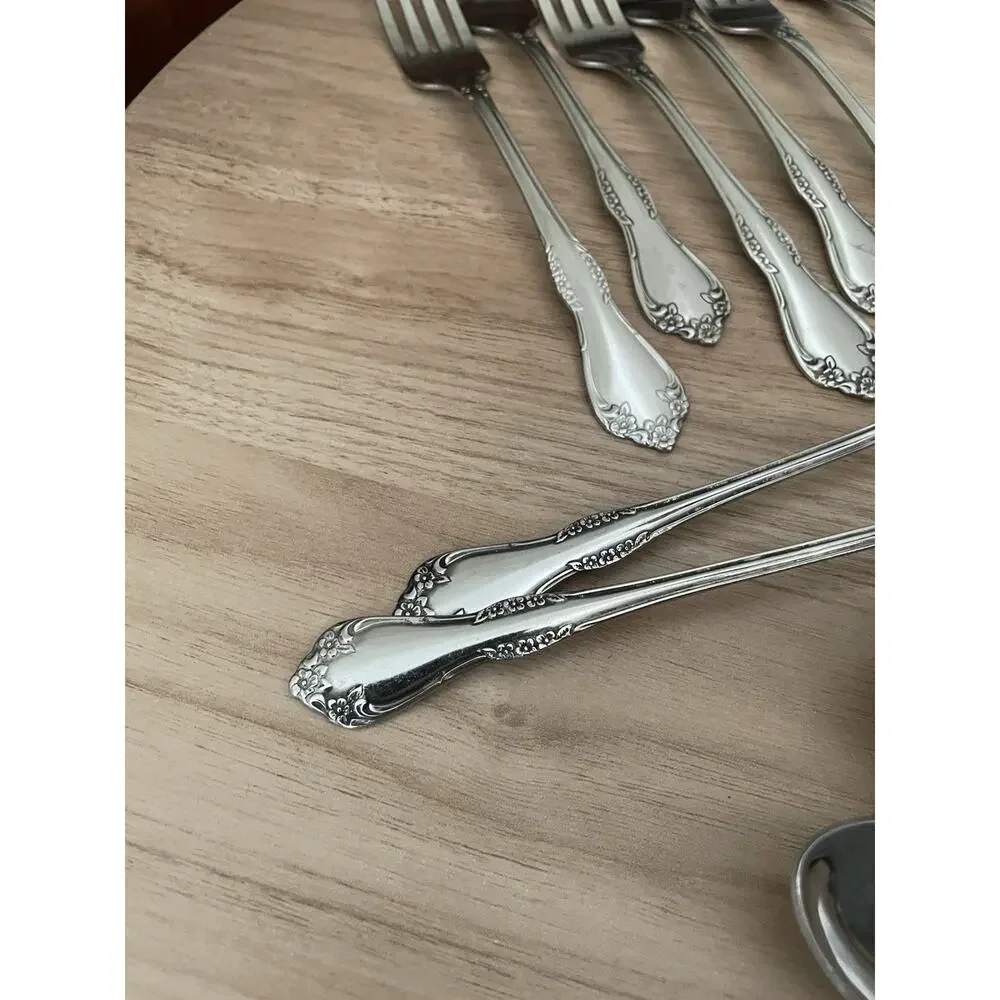 Oneida Stainless Steel Flatware Set Louisiana 14 Pieces Floral Discontinued